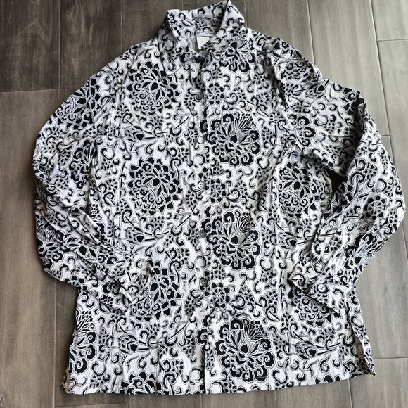 Vintage Liz & Jane Cotton Floral Design Button UP Size SMALL Black And WHITE - Picture 2 of 10